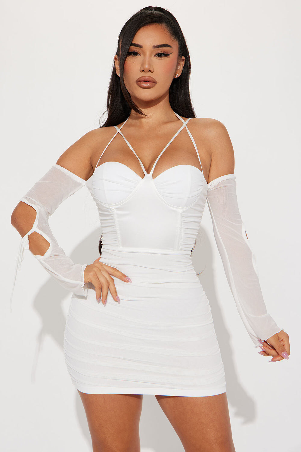 

Мини платье Fashion Nova ZDDR22082314, белый