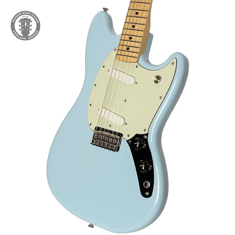

Новый Fender Player Mustang Sonic Blue