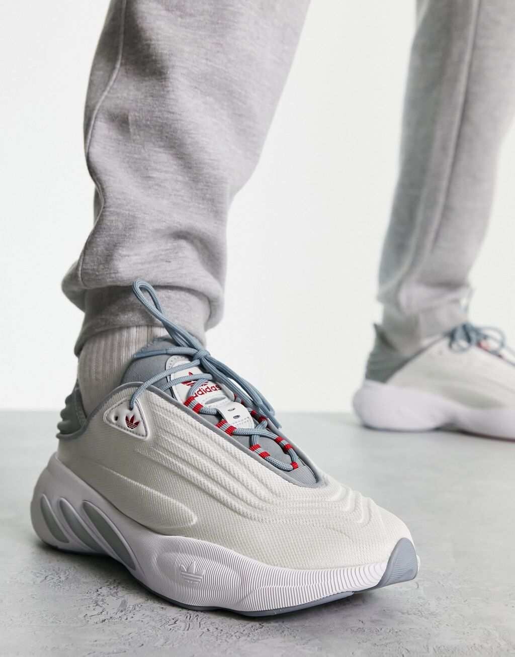 

Белоснежные кроссовки adidas Originals FOM SLTN