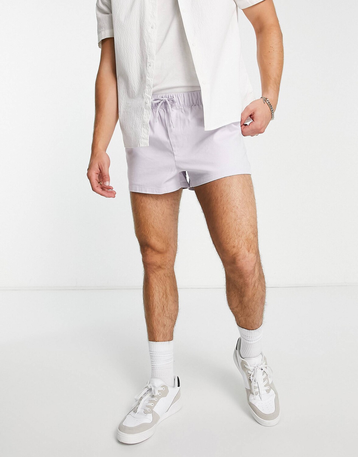 

Узкие укороченные шорты чинос с резинкой на талии ASOS DESIGN