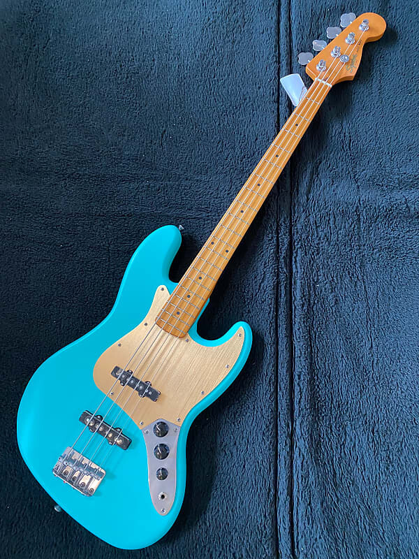 

Squier 40th Anniversary Vintage Edition Jazz Bass Satin Sea Foam Green #ISSD22002271 (8 фунтов, 15,5 унций)