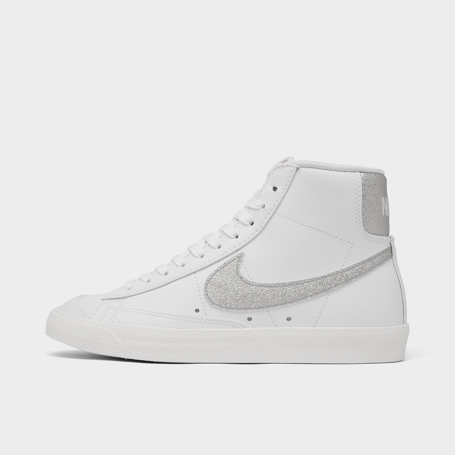 

Женская повседневная обувь Nike Blazer Mid '77 Essential, белый
