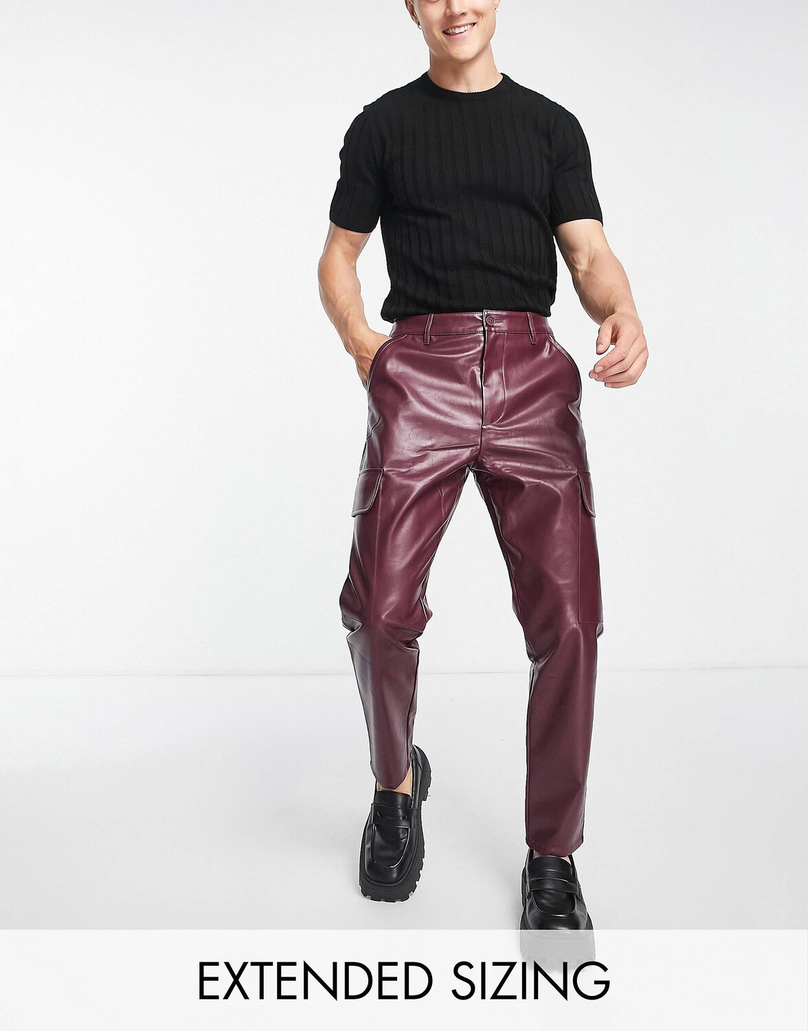 

Бордовые зауженные брюки карго из искусственной кожи ASOS DESIGN, Красный