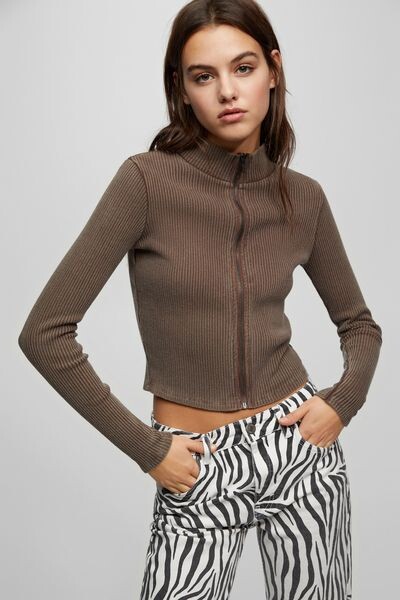 

Куртка на молнии в рубчик PULL&BEAR
