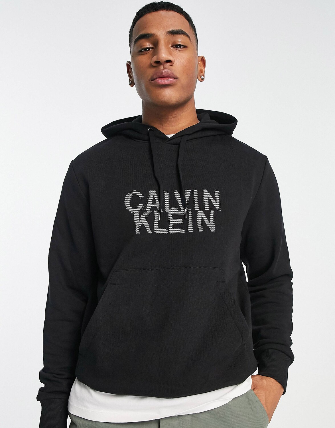 

Худи черного цвета из смесового хлопка с перекошенным логотипом Calvin Klein