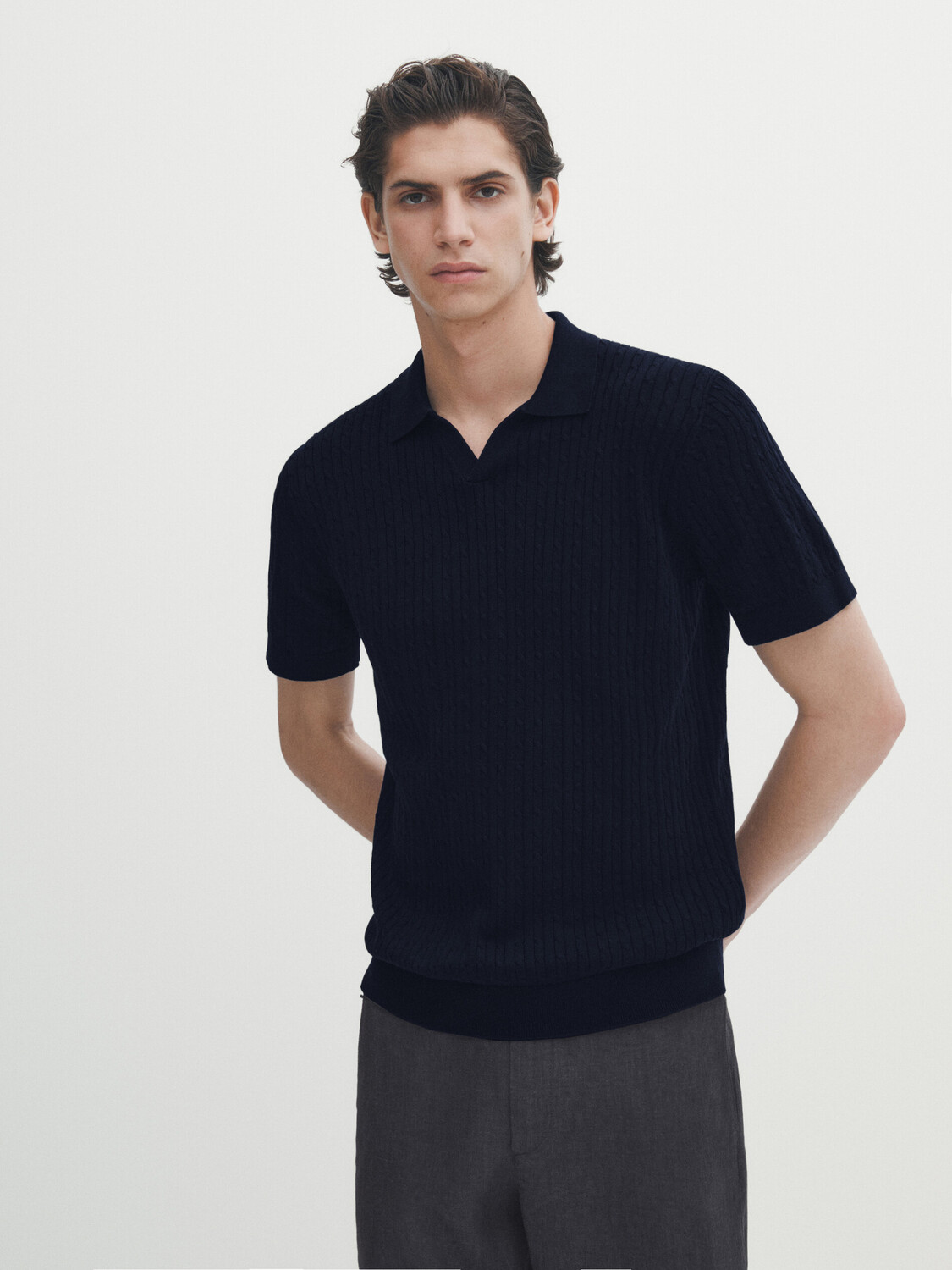 

Свитер-поло кабельной трикотажи Massimo Dutti, темно-синий