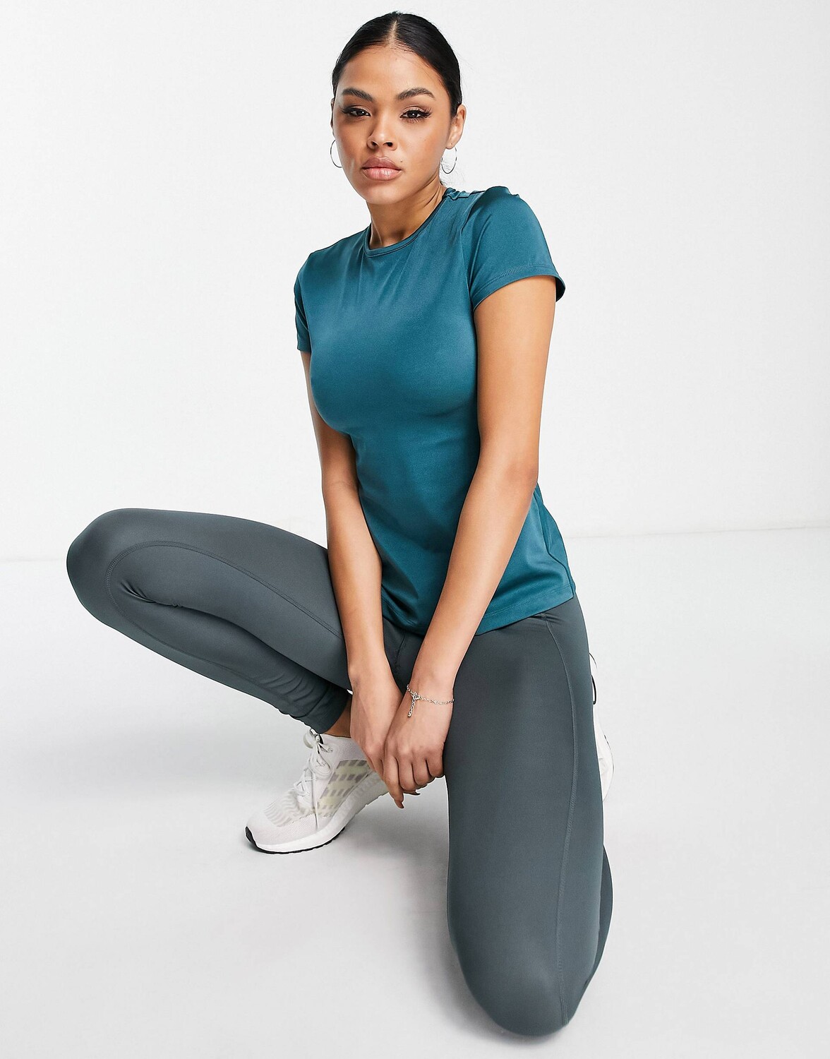 

Чистая блестящая футболка ASOS 4505