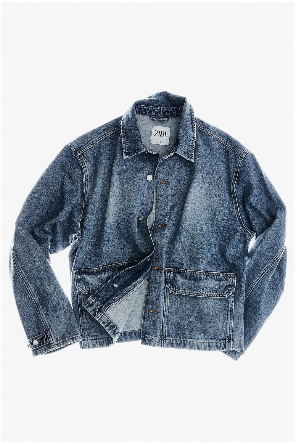 

Джинсовая куртка с карманами ZARA, светло-синий