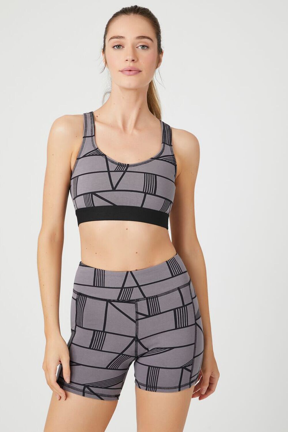 

Байкерские шорты с принтом Active Geo Forever 21, черный
