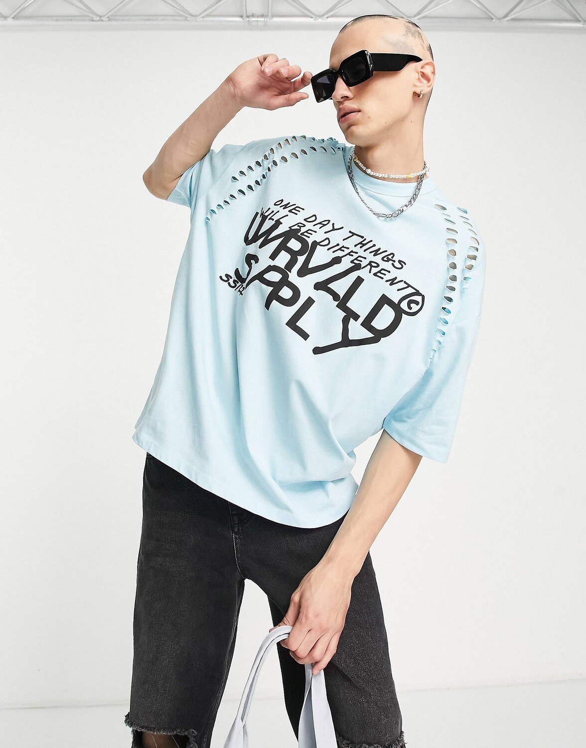 

Голубая оверсайз-футболка с логотипом и вырезами ASOS Unrvlld Spply, Синий
