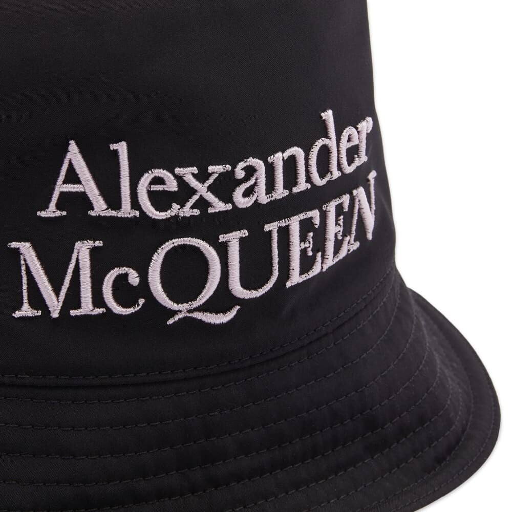 

Панама с логотипом Alexander McQueen