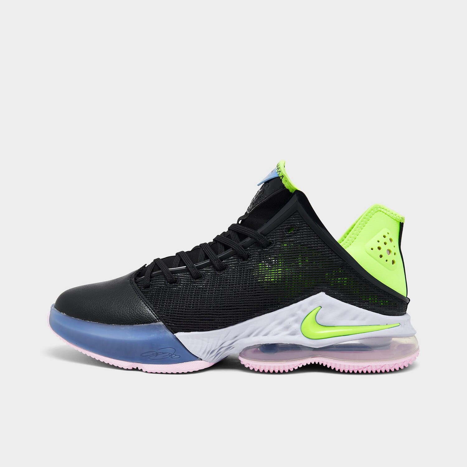 

Баскетбольные кроссовки Nike LeBron 19 Low Seasonal, черный