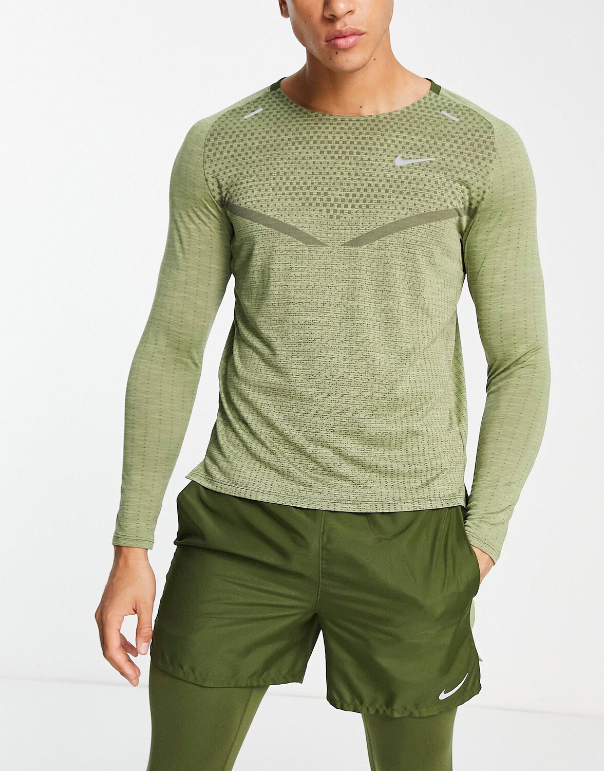 

Футболка цвета хаки с длинными рукавами Nike Running Techknit Ultra Dri-FIT ADV