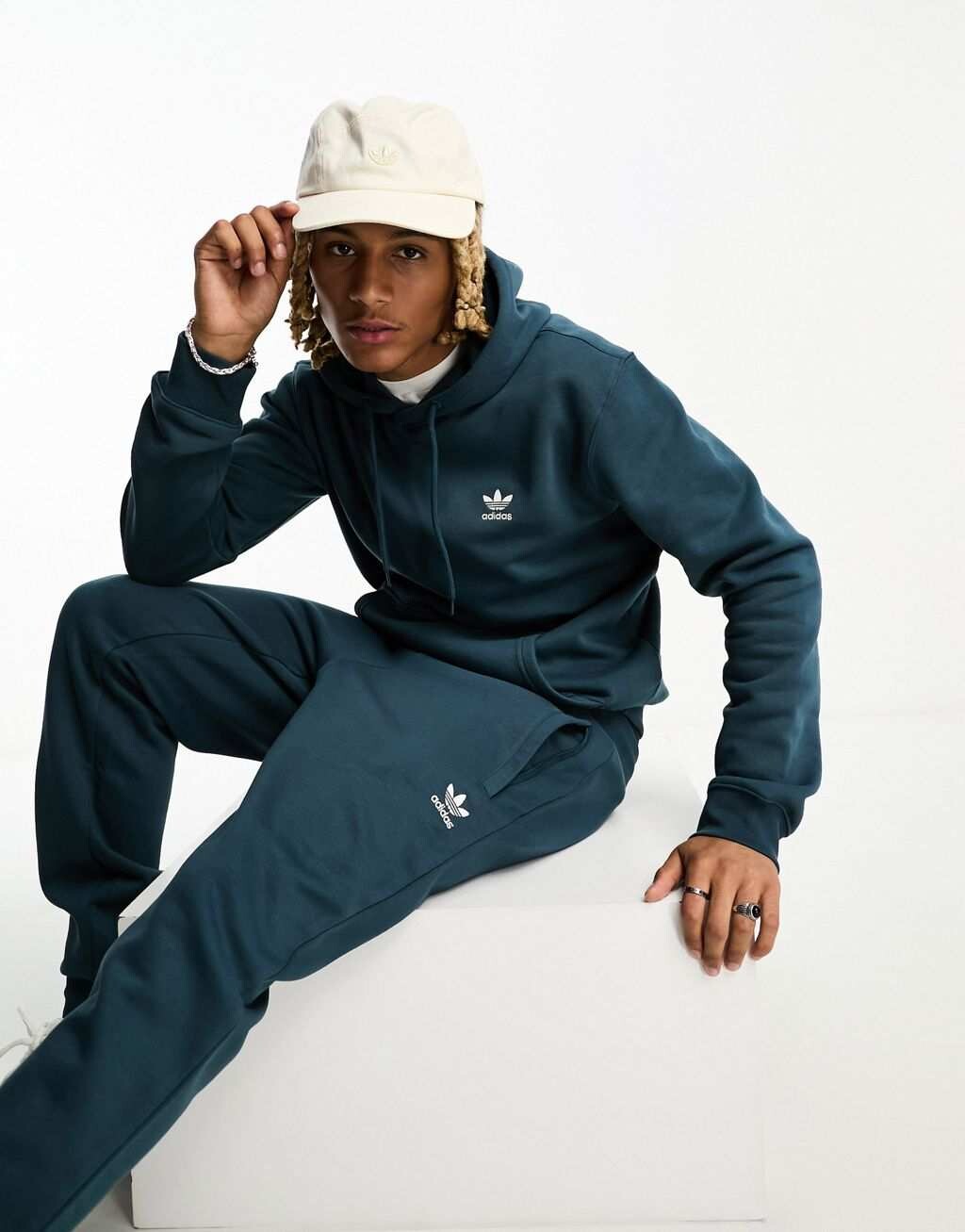 

Темно-синяя худи adidas Originals Trefoil Essentials