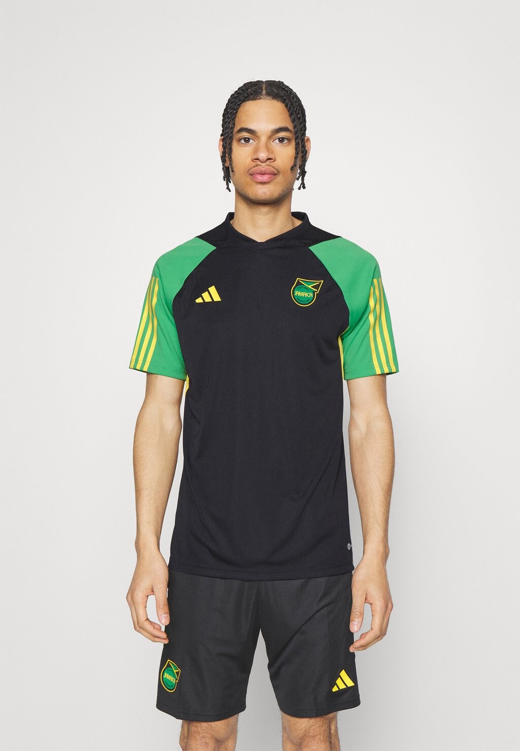 

Спортивная футболка Adidas