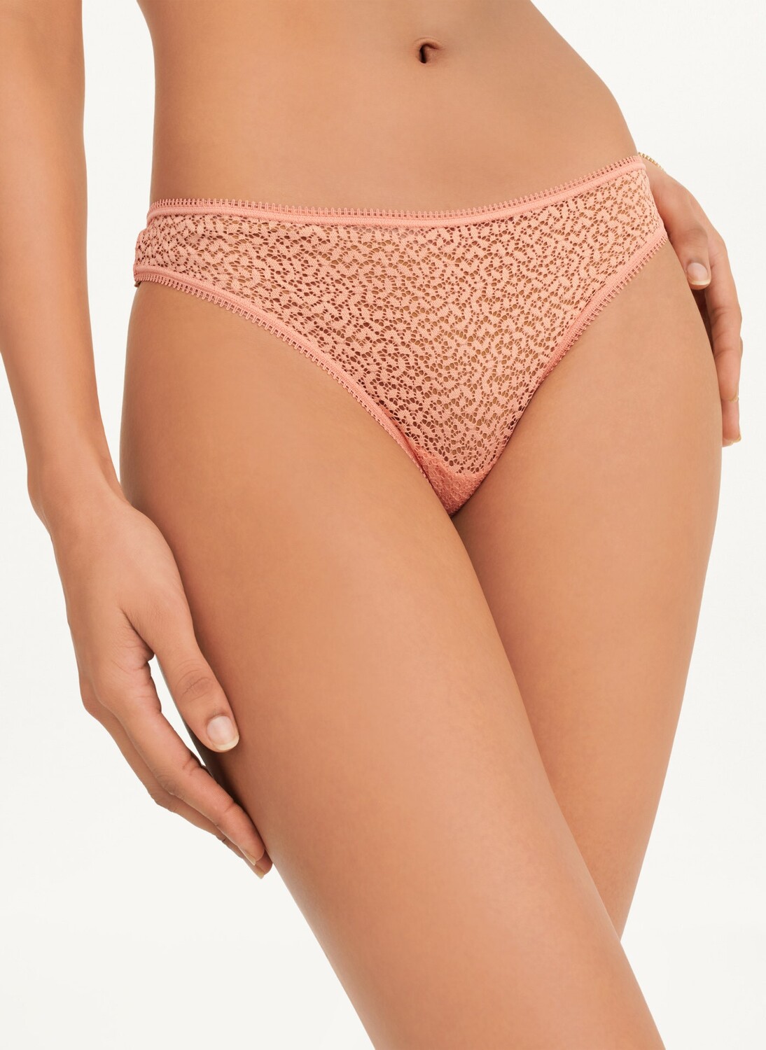 

Стринги кружевные DKNY