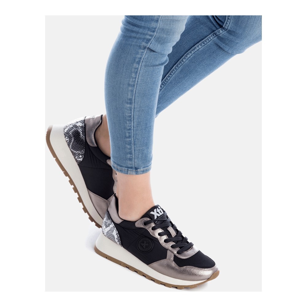 

Кроссовки Xti Zapatillas, черный
