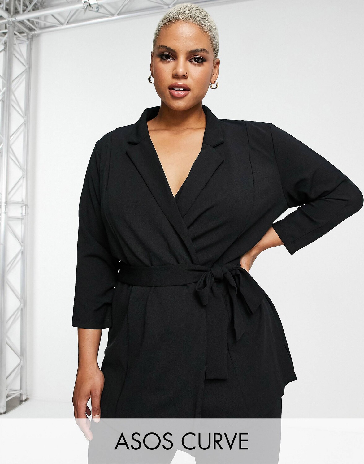 

Черный пиджак из джерси с поясом-оби ASOS DESIGN Curve