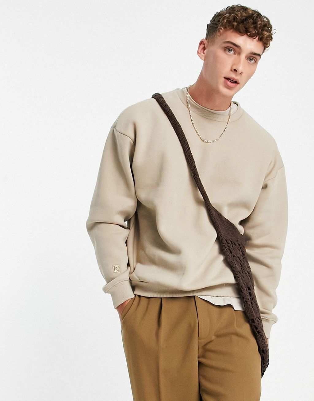 

Песочный свитшот Bershka