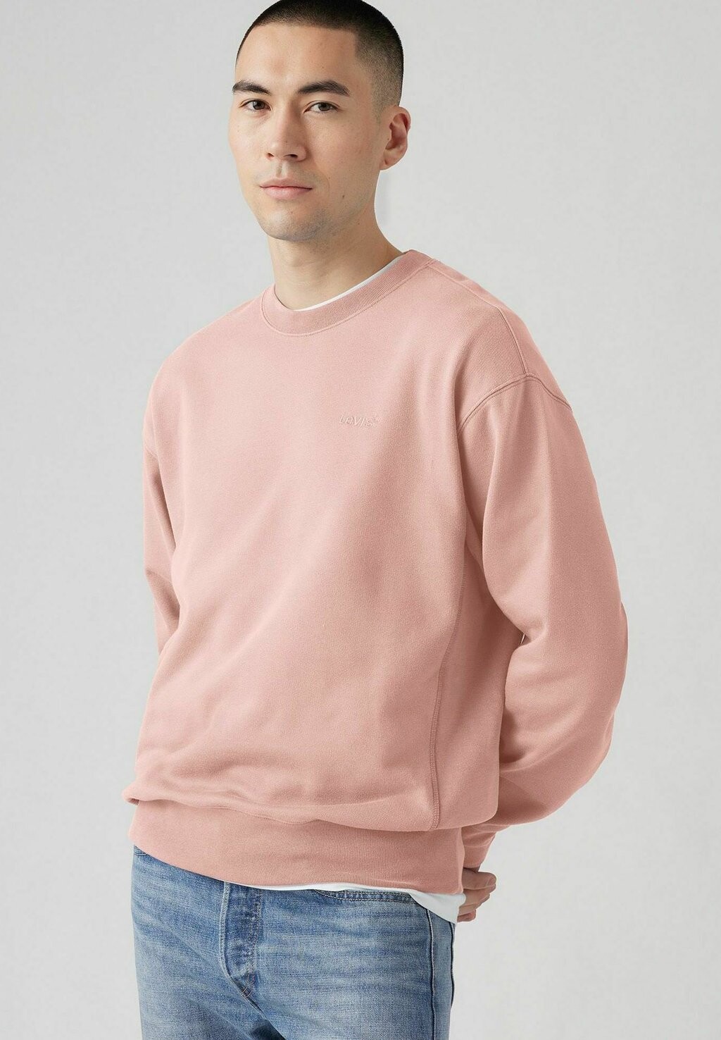 

Толстовка AUTHENTIC CREW GARMENT DYE Levi's®, цвет Rose Gold-Coloured