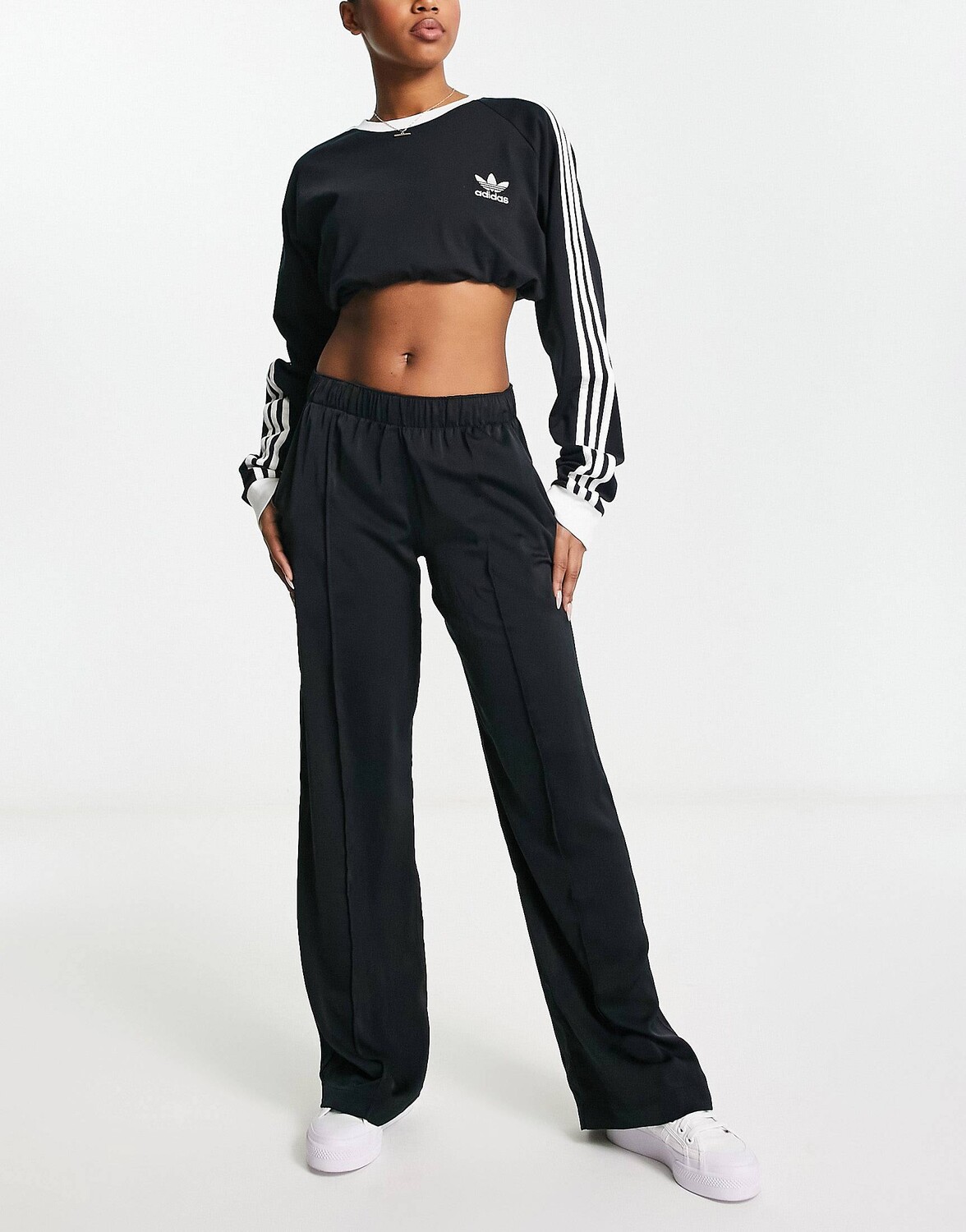 

Черные джоггеры прямого кроя adidas Originals Premium Essentials