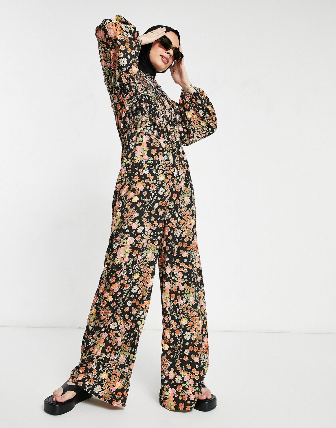 

Теплый комбинезон с цветочным принтом ASOS DESIGN