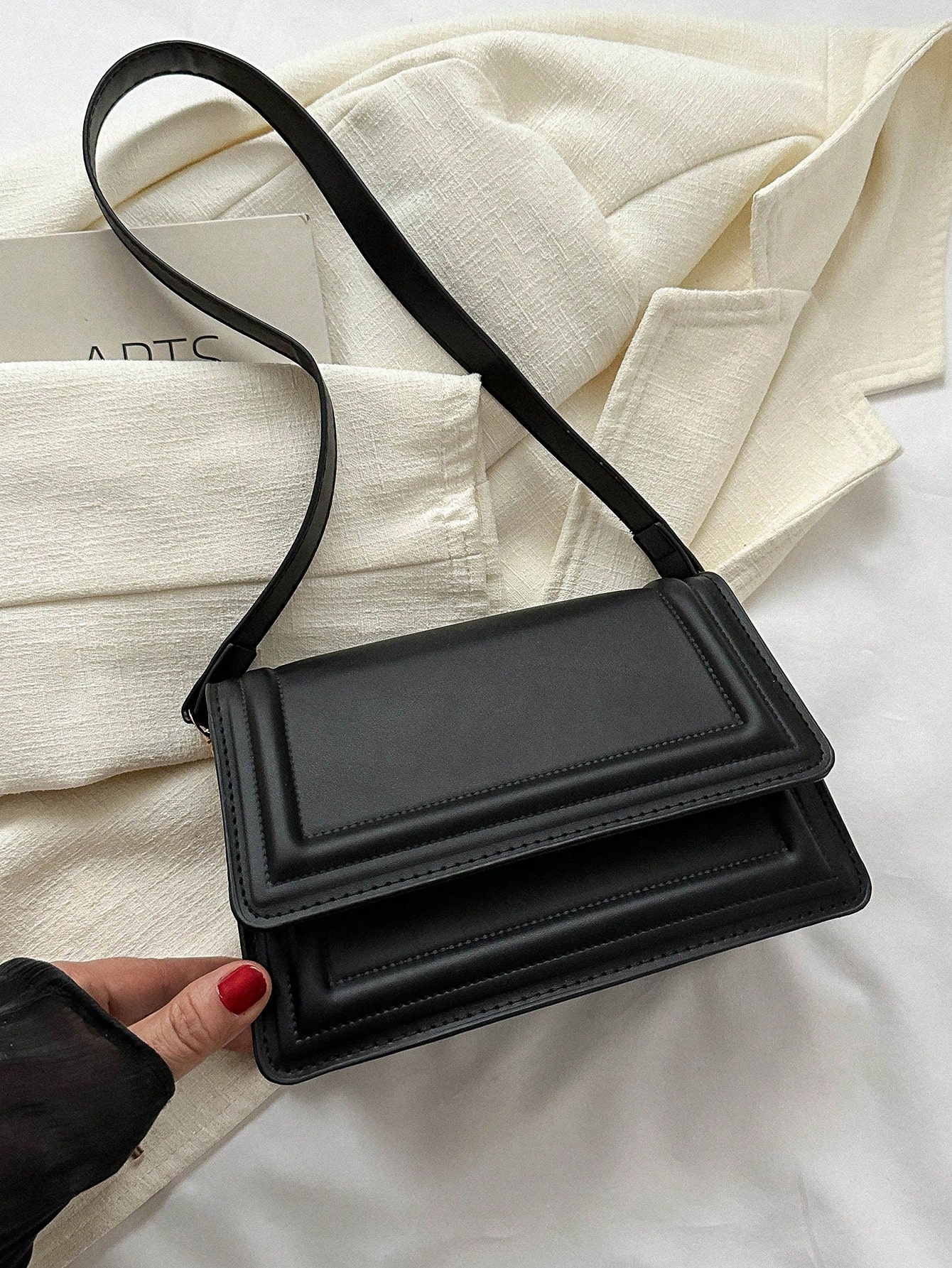 Легкая деловая повседневная черная сумка-багет с клапаном в стиле ретро, черный
