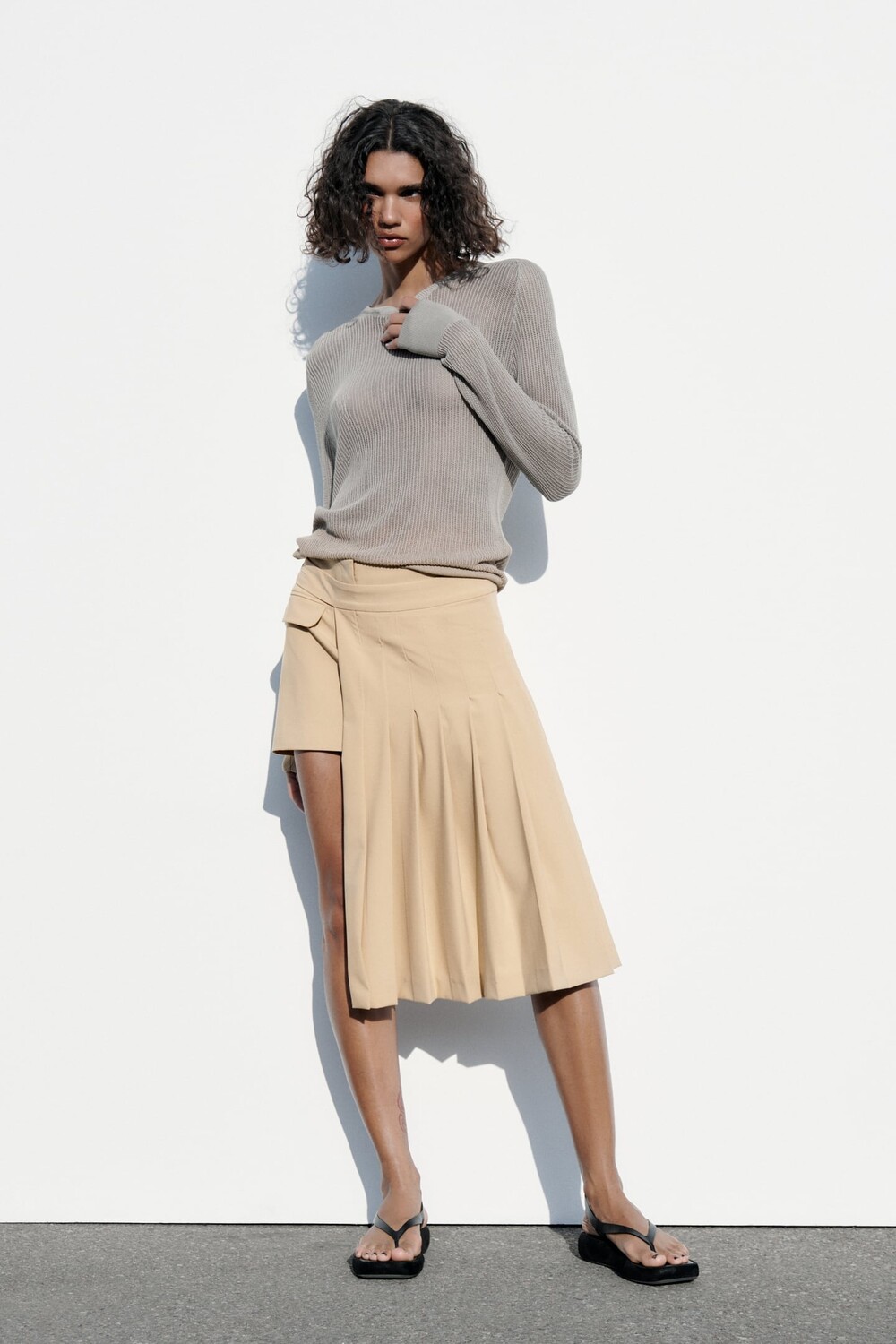 

Деконструктивная юбка со складками ZARA, кэмел