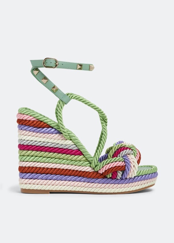 

Сандалии VALENTINO GARAVANI Rockstud Torchon wedge sandals, разноцветный
