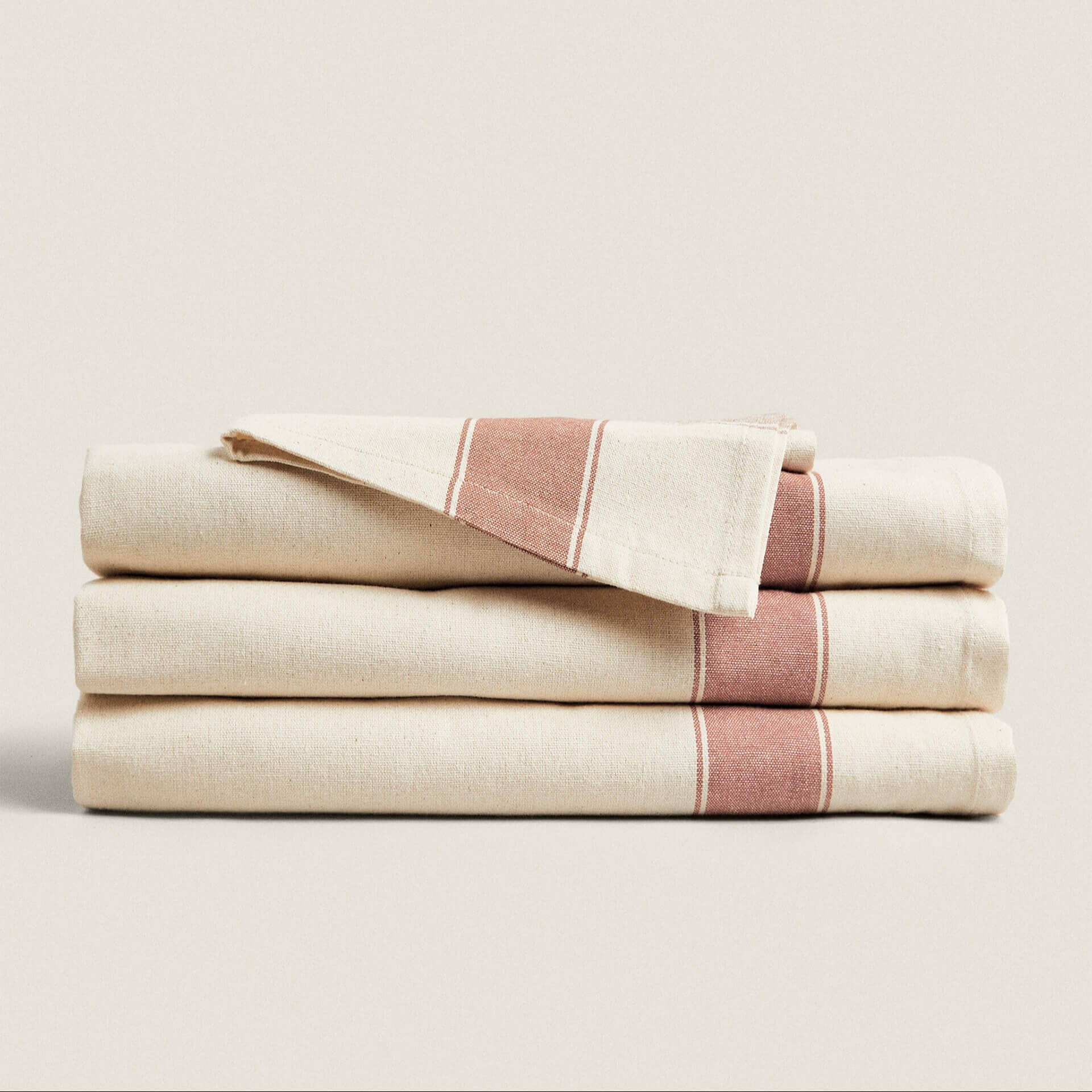 Скатерть Zara Home Dyed Thread Cotton, красно-коричневый