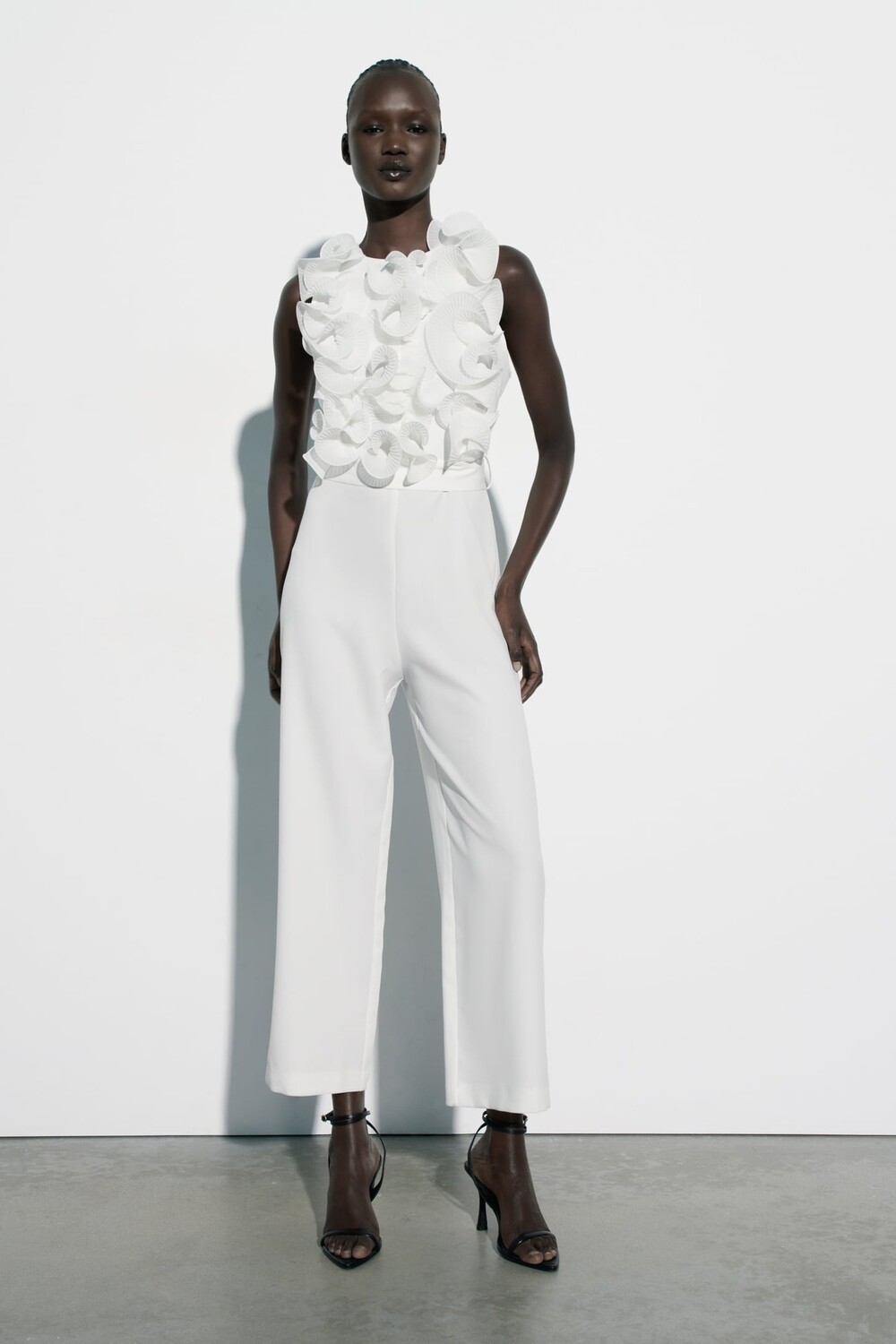 

Комбинезон с оборками ZARA, белый
