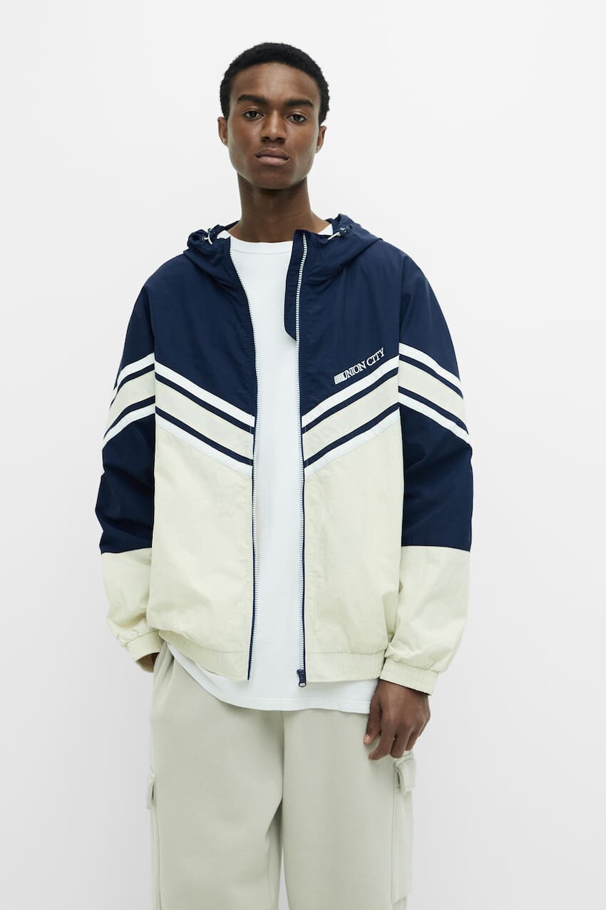 

Плащ-ветровка Pull&Bear, военно-морской