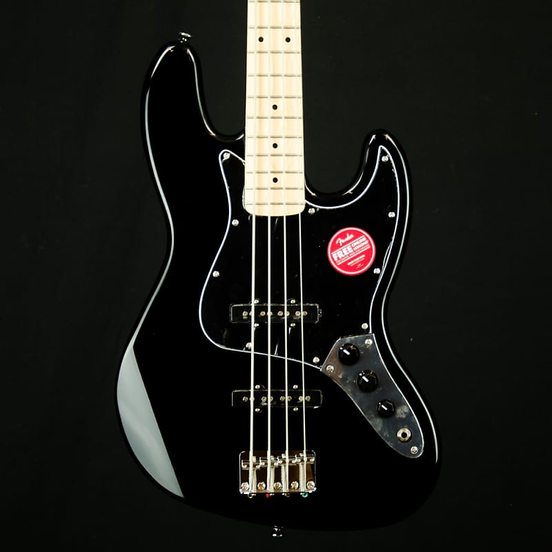 Squier Affinity Series Jazz Bass, кленовый гриф, черная накладка, черный 0378603506