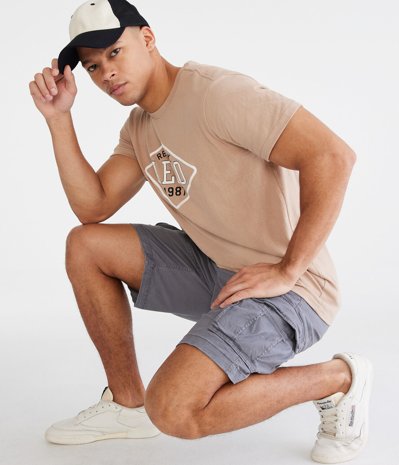 

Шорты-карго 10,5 дюймов Aeropostale, серый