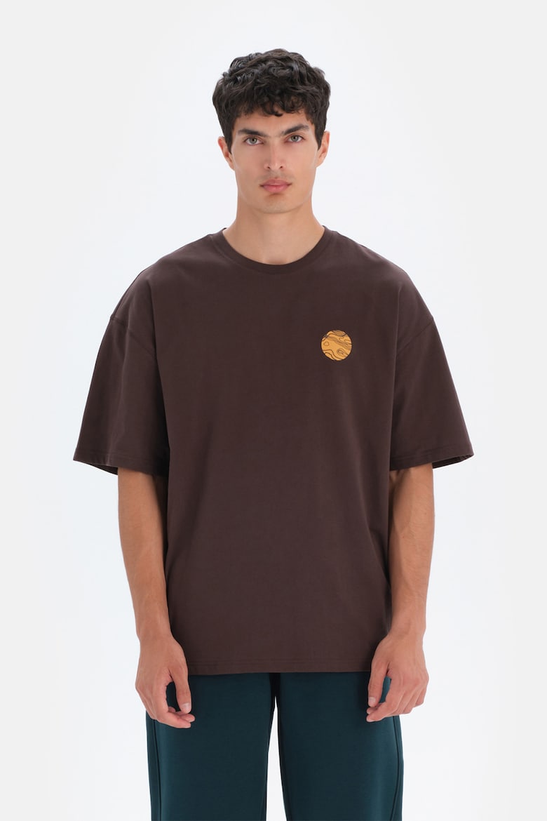 Хлопковая футболка с фигурным принтом Dagi, коричневый