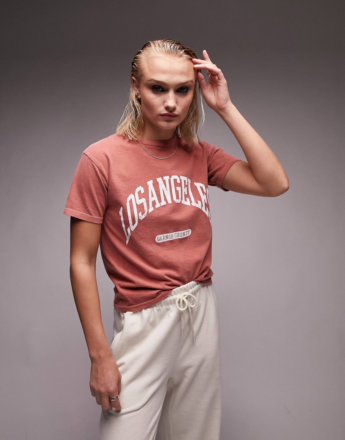 

Ржавая футболка Topshop LA, Серый