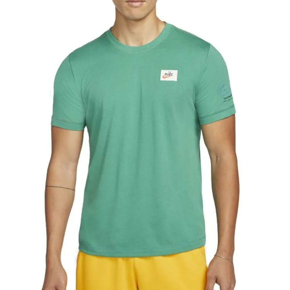 

Футболка Nike Sportswear Swoosh, зеленый