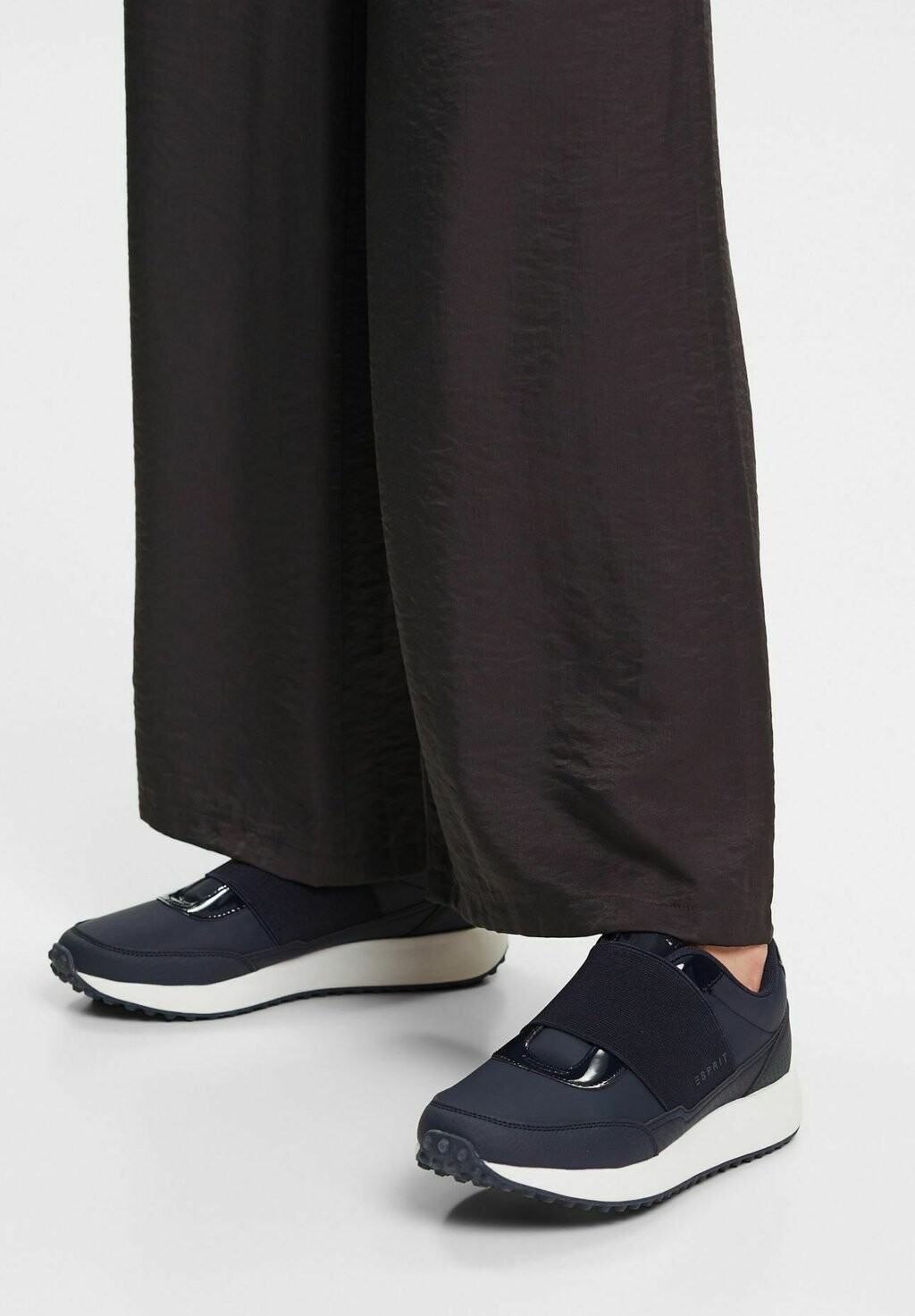 

Кроссовки Esprit