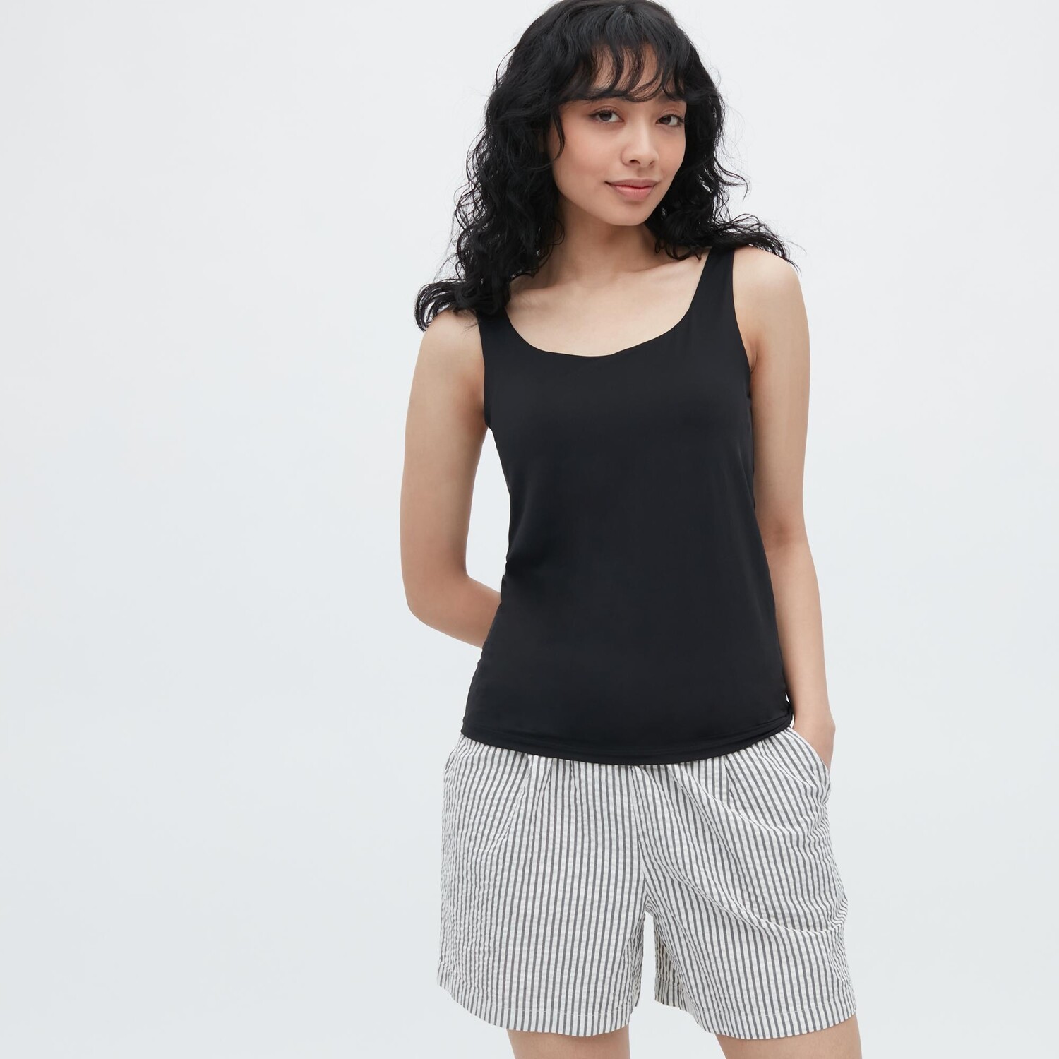 

Топ на бретелях с бюстгальтером AIRism Uniqlo, черный