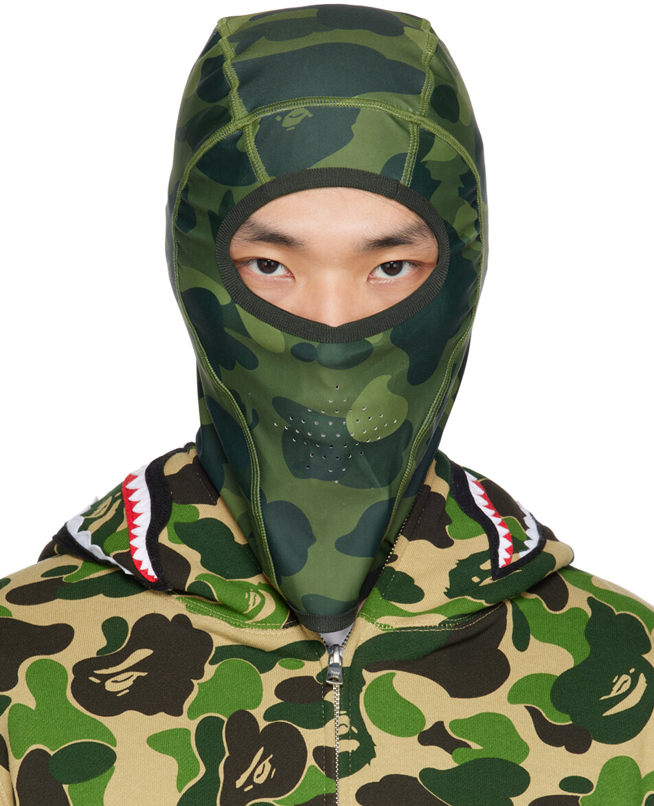 

Зеленая камуфляжная балаклава BAPE
