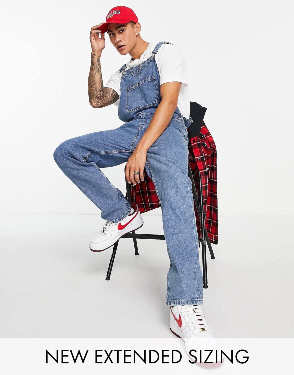 

Синий джинсовый комбинезон ASOS DESIGN средней потертости