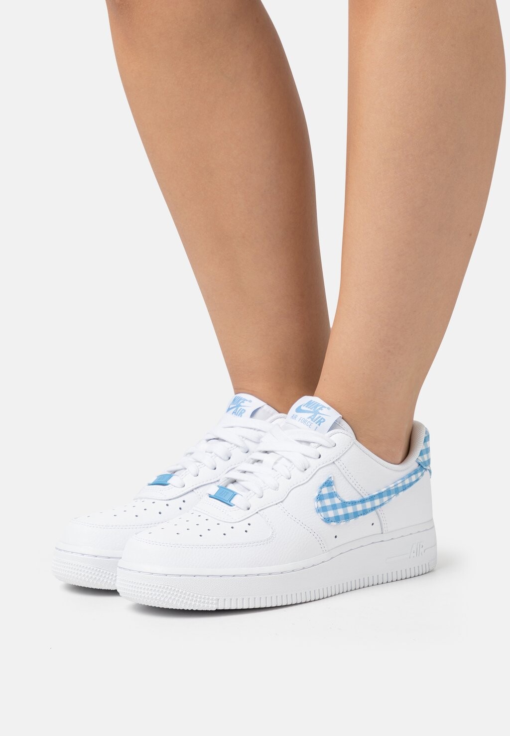 

Кроссовки Nike Air Force 1 Ess Trend, белый / универсальный синий