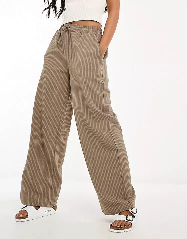 

Брюки в полоску ASOS DESIGN, серо-коричневый