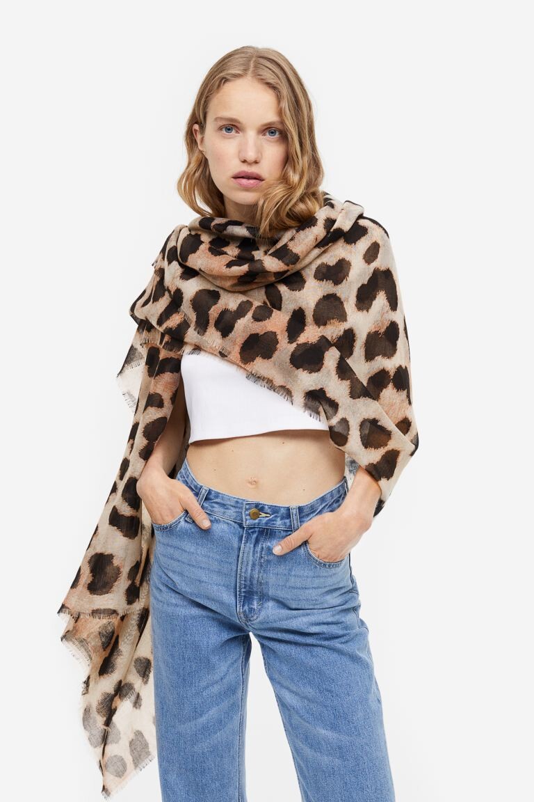 

Шарф с принтом H&M, светло-бежевый/леопардовый принт