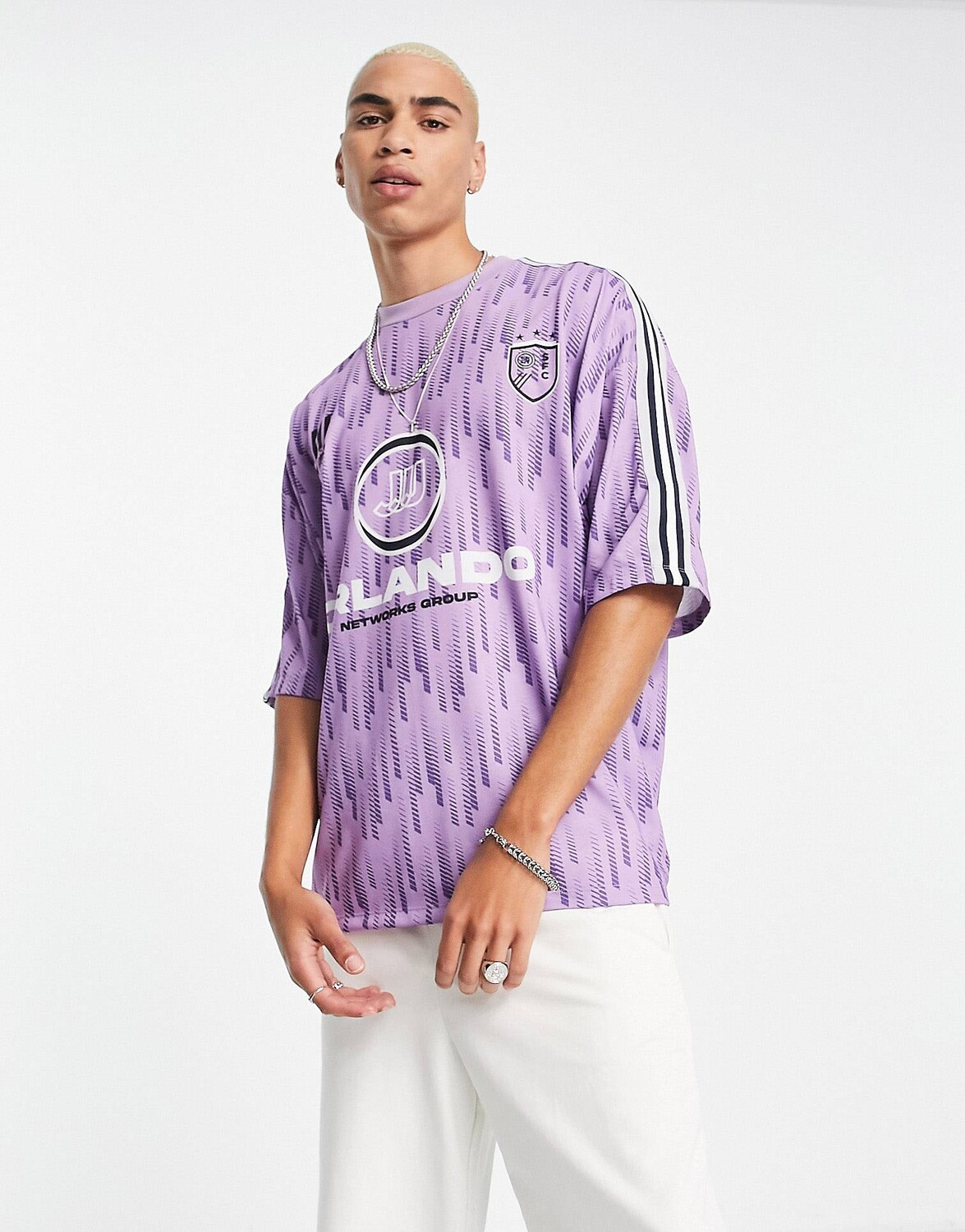 

Фиолетовая оверсайз-футболка со спортивным принтом ASOS DESIGN
