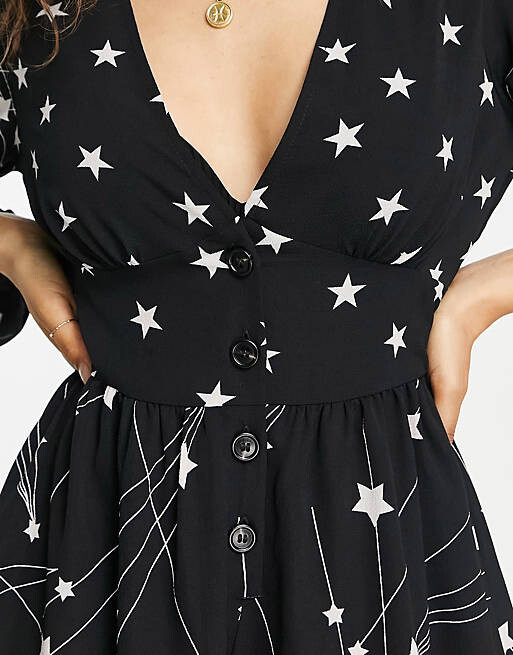 

Комбинезон из крепа с глубоким вырезом и объемными рукавами ASOS DESIGN Petite
