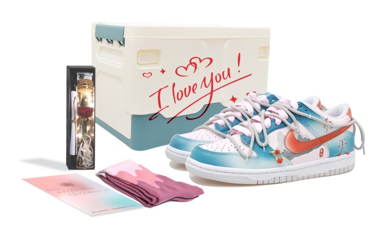 

Женские кроссовки для скейтбординга Nike Dunk