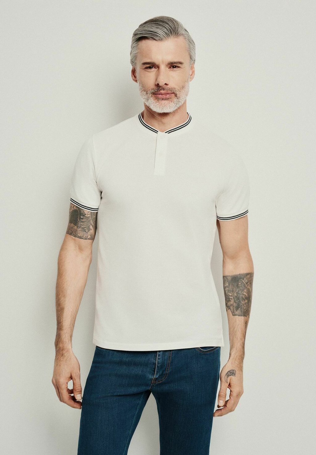 Базовая футболка OCHNIK, белый