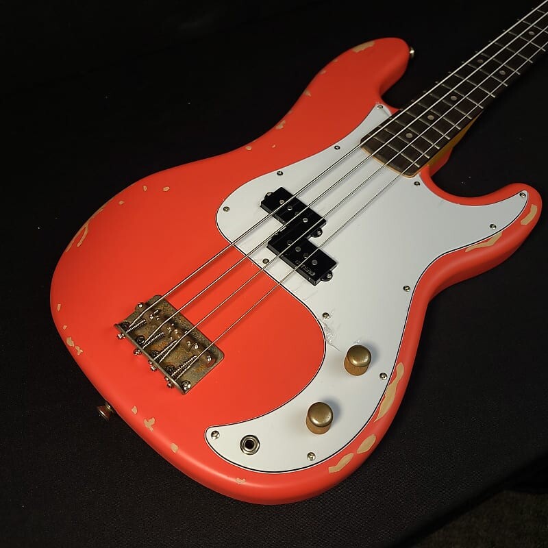 

Басс гитара Vintage Icon Distressed V4MRFR Firenza Red 4 String Bass