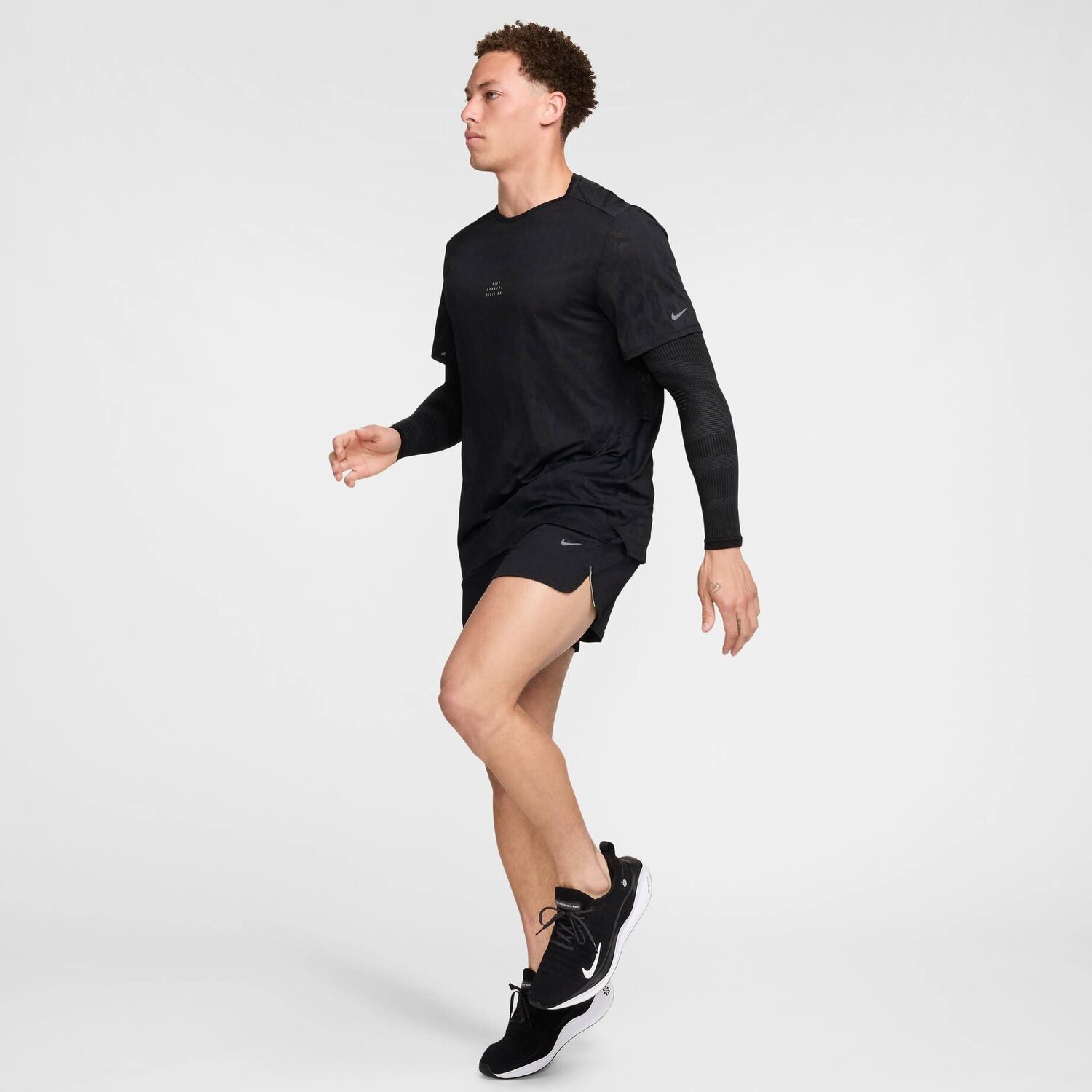 

Шорты для бега Nike, черный